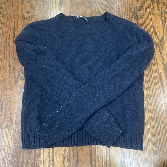 Brandy Melville Sweater - Picture 1 of 1